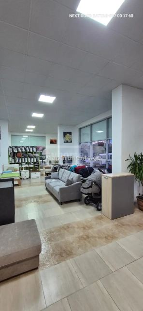 იყიდება კომერციული ფართი ბათუმში