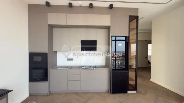 იყიდება 3 ოთახიანი ბინა ბათუმში