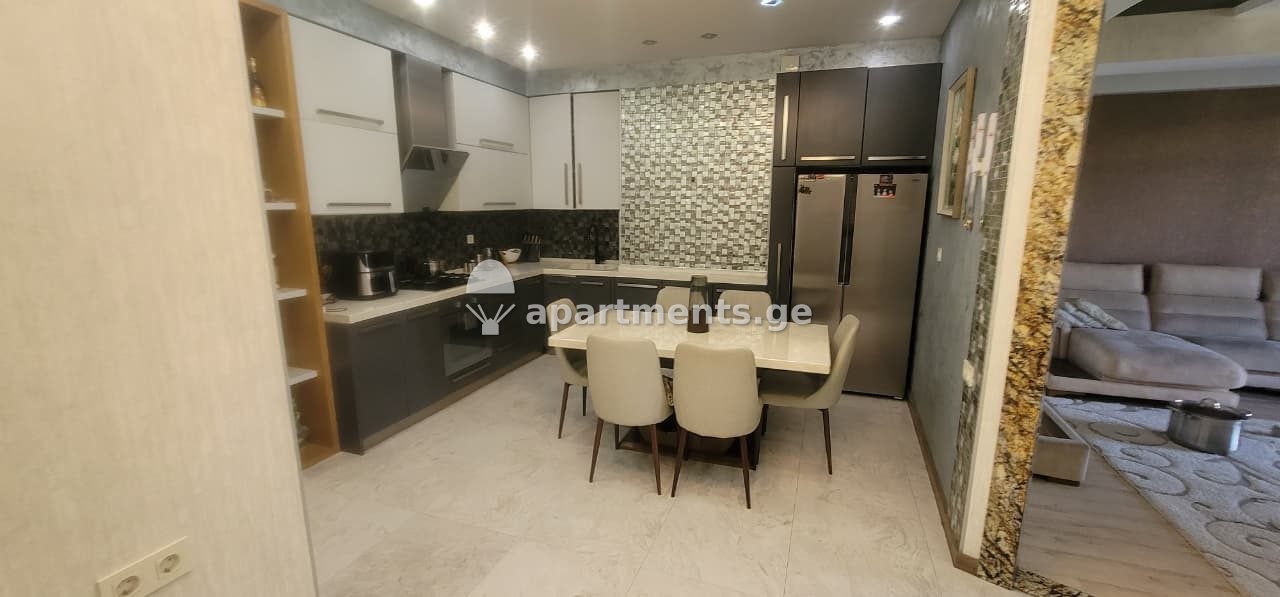 4-room apartment for rent in Tbilisi