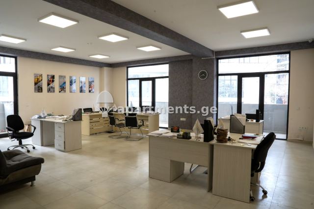 იყიდება კომერციული ფართი თბილისში