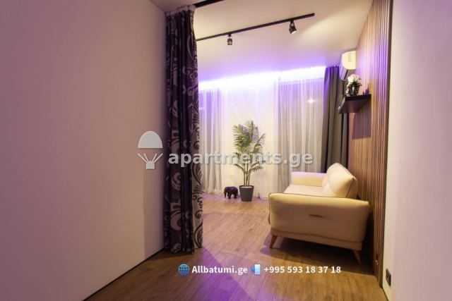 იყიდება 2 ოთახიანი ბინა ბათუმში, Columbia