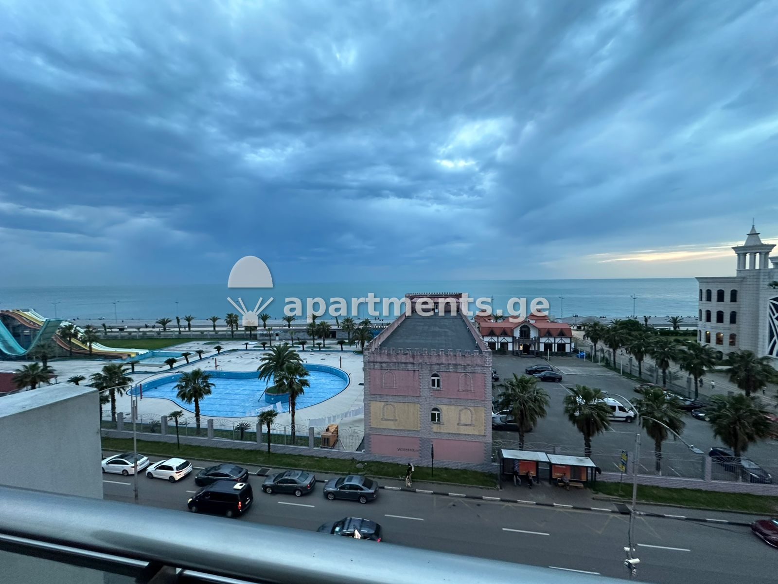 იყიდება 2 ოთახიანი ბინა ბათუმში, Orbi Residence